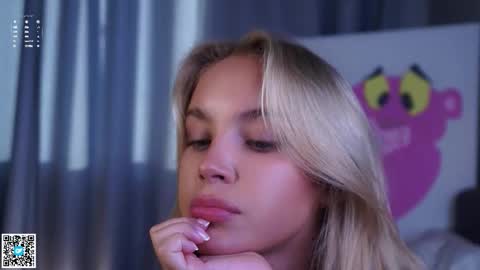 Amelia online show from 09-28-25, 01:11