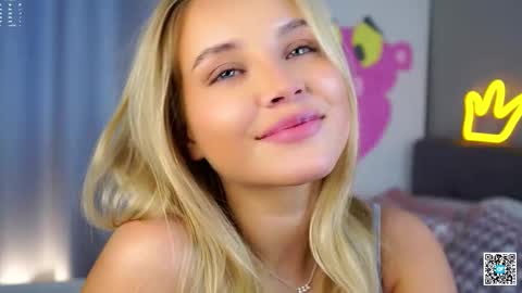 Amelia online show from 10-11-25, 04:33