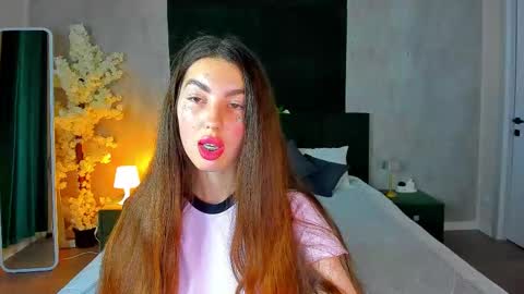 Lira revery online show from 11-17-25, 01:00