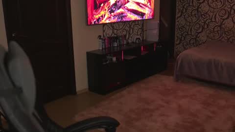 Lisa online show from 10-30-25, 02:29