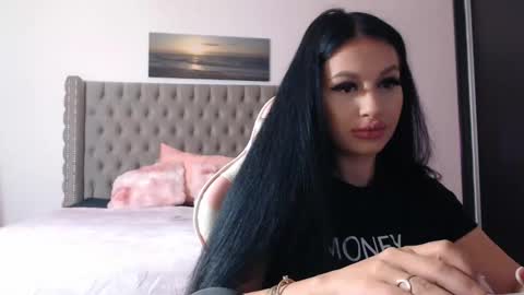 Lisa online show from 11-14-25, 09:02