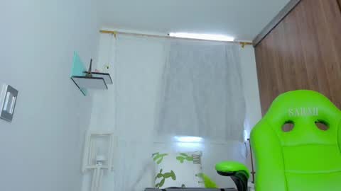 Snapshot of lisa_gerrard_ chatting on 02-26-25, 06:32 Lisa online show from 02-26-25, 06:32