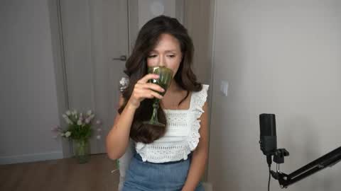 lisa_graham online show from 10-16-25, 06:14