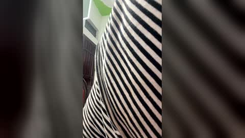 lisa_hanw online show from 04-28-26, 06:24