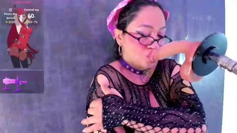 Snapshot of lisa_milf_ chatting on 09-13-25, 02:11 Lisa online show from 09-13-25, 02:11