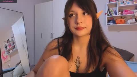 Snapshot of lisa_mzemta chatting on 10-23-25, 08:51 Lisa online show from 10-23-25, 08:51