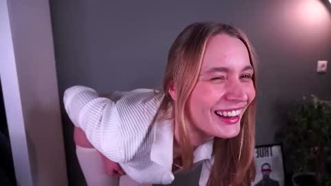 Elisabeth or Lisa online show from 11-29-25, 08:34