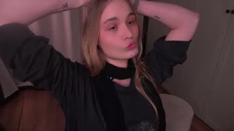 Elisabeth or Lisa online show from 03-16-26, 08:35