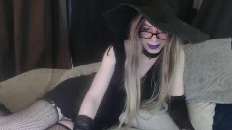 Snapshot of lisa_tyler chatting on 01-26-25, 09:51 Lisa Tyler online show from 01-26-25, 09:51