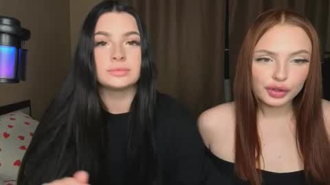 Snapshot of lisaanddenis chatting on 10-07-25, 12:35 Lisa and Den online show from 10-07-25, 12:35