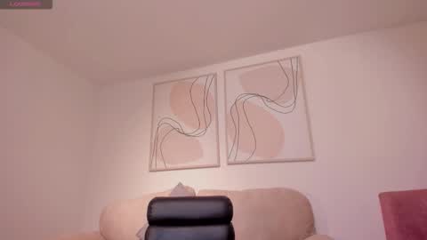 Snapshot of lisaflowersx chatting on 12-04-25, 11:08 Lisa Flowers online show from 12-04-25, 11:08