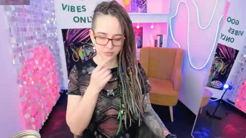 Lisa online show from 04-15-26, 05:25