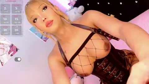 Snapshot of lisahadidd chatting on 06-14-26, 12:29 lisahadidd online show from 06-14-26, 12:29