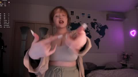 Snapshot of lisalaas chatting on 12-22-24, 03:22 -Lisa- Help me to reach 100 thumbs up3 online show from 12-22-24, 03:22