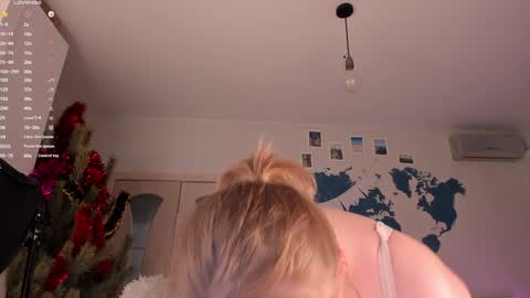 Snapshot of lisalaas chatting on 01-14-25, 01:17 -Lisa- Help me to reach 100 thumbs up3 online show from 01-14-25, 01:17