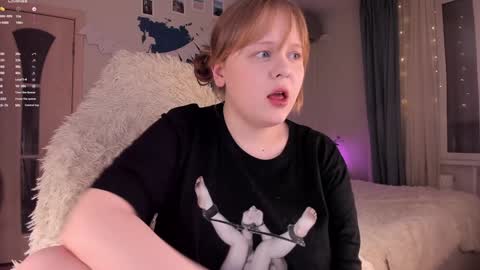 Snapshot of lisalaas chatting on 01-21-25, 02:59 -Lisa- Help me to reach 100 thumbs up3 online show from 01-21-25, 02:59