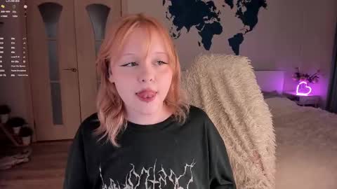 Snapshot of lisalaas chatting on 03-09-25, 05:39 -Lisa- Help me to reach 100 thumbs up3 online show from 03-09-25, 05:39