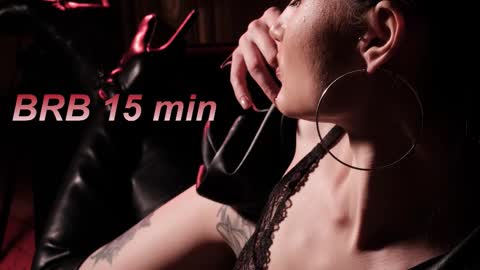 Lisa Moore online show from 11-29-25, 01:25