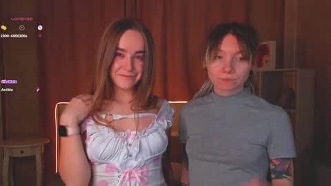 Snapshot of lisanelsona chatting on 01-06-25, 01:09 Hello our names are Kate and Alice this is our first day here. online show from 01-06-25, 01:09