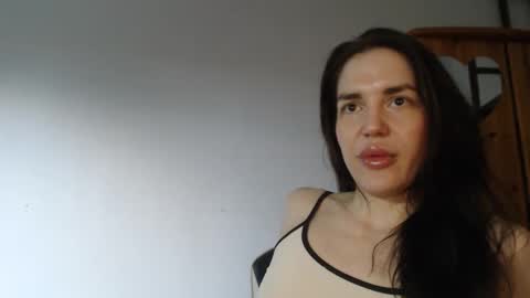 Snapshot of lisaskybaby chatting on 05-11-26, 05:43 Lisaskybaby online show from 05-11-26, 05:43