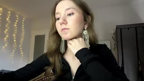 Snapshot of lisasmall chatting on 06-12-26, 06:29 lisasmall online show from 06-12-26, 06:29