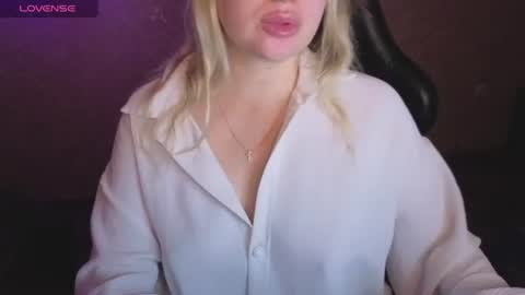 Snapshot of lisenok26 chatting on 06-10-26, 06:51 Anna online show from 06-10-26, 06:51