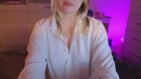 Snapshot of lisenok26 chatting on 07-21-26, 01:08 Anna online show from 07-21-26, 01:08