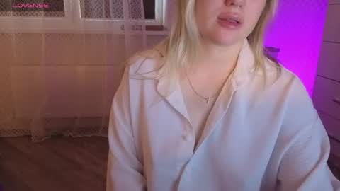 Snapshot of lisenok26 chatting on 07-23-26, 02:20 Anna online show from 07-23-26, 02:20