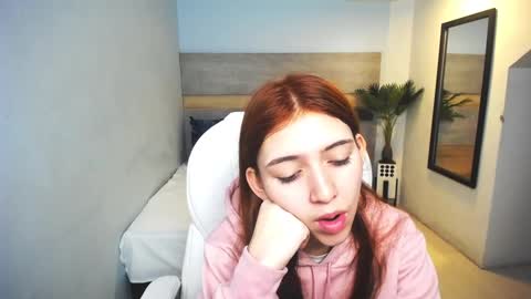 Snapshot of liseth_fox chatting on 12-23-24, 12:30 Liseth Fox online show from 12-23-24, 12:30