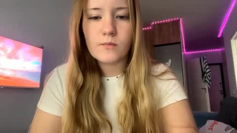 Snapshot of lisi_kiss_ chatting on 05-27-26, 10:12 Aurora online show from 05-27-26, 10:12