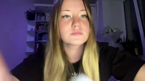 Snapshot of lisi_kiss_ chatting on 07-07-26, 07:18 Aurora online show from 07-07-26, 07:18