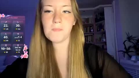 Snapshot of lisi_kiss_ chatting on 07-08-26, 06:23 Aurora online show from 07-08-26, 06:23