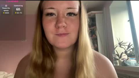 Snapshot of lisi_kiss_ chatting on 07-16-26, 04:24 Aurora online show from 07-16-26, 04:24