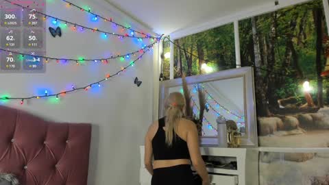 Lissa online show from 12-18-24, 01:59