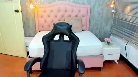 L I S S A  online show from 04-21-26, 03:02