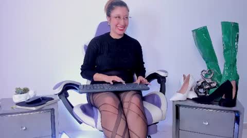 Snapshot of lissa_kim_ chatting on 07-12-26, 04:09 Lissa Kim online show from 07-12-26, 04:09