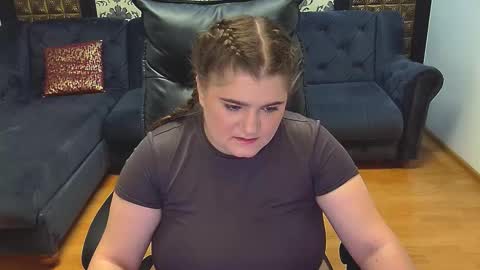 Lisa online show from 11-04-25, 02:16