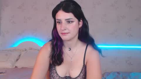 Alice Dont forget to thumbs up its very important  online show from 06-18-26, 09:58