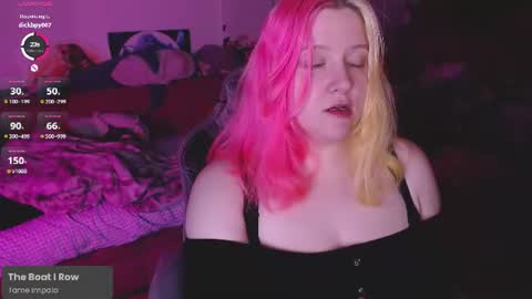 Snapshot of lissamuff chatting on 07-13-26, 06:33 Lissa online show from 07-13-26, 06:33