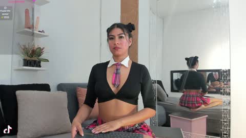 Snapshot of lissawild_ chatting on 12-12-24, 01:28 ss  online show from 12-12-24, 01:28