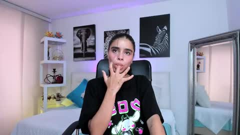 Snapshot of lissbrown chatting on 01-16-26, 08:13 Liss Brown online show from 01-16-26, 08:13