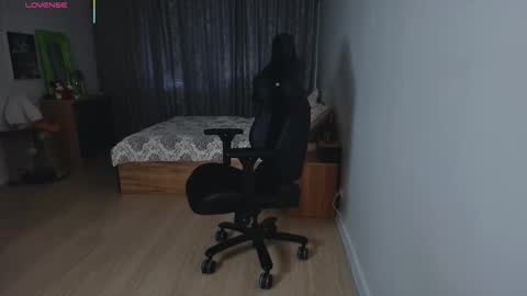 Snapshot of lisshoran chatting on 02-05-26, 11:37 Lissa online show from 02-05-26, 11:37