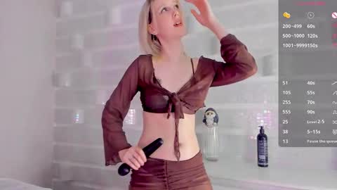 Snapshot of lissylil chatting on 12-19-25, 03:35 Alice online show from 12-19-25, 03:35