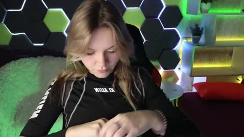 Lena online show from 12-28-24, 08:37