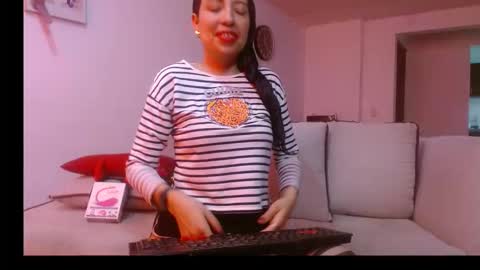 Snapshot of litacam30 chatting on 10-19-25, 04:29 litacam30 online show from 10-19-25, 04:29