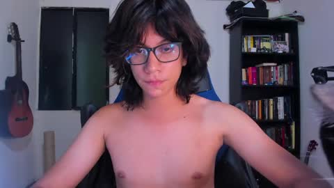 Snapshot of literateboy chatting on 04-29-26, 01:43 Literateboy online show from 04-29-26, 01:43