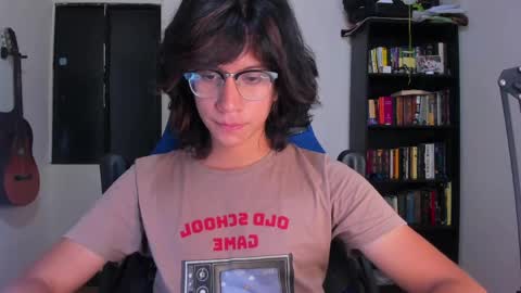 Snapshot of literateboy chatting on 05-04-26, 01:34 Literateboy online show from 05-04-26, 01:34