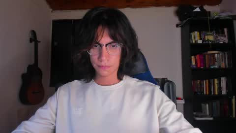 Snapshot of literateboy chatting on 05-05-26, 01:46 Literateboy online show from 05-05-26, 01:46