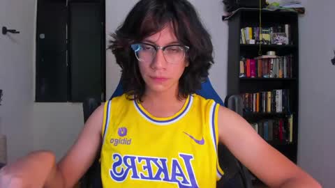 Snapshot of literateboy chatting on 05-06-26, 01:36 Literateboy online show from 05-06-26, 01:36