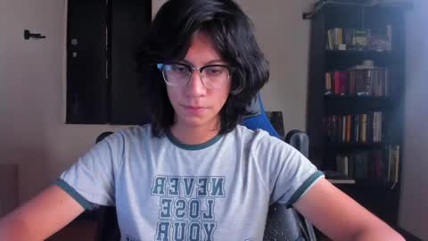Snapshot of literateboy chatting on 05-08-26, 01:44 Literateboy online show from 05-08-26, 01:44